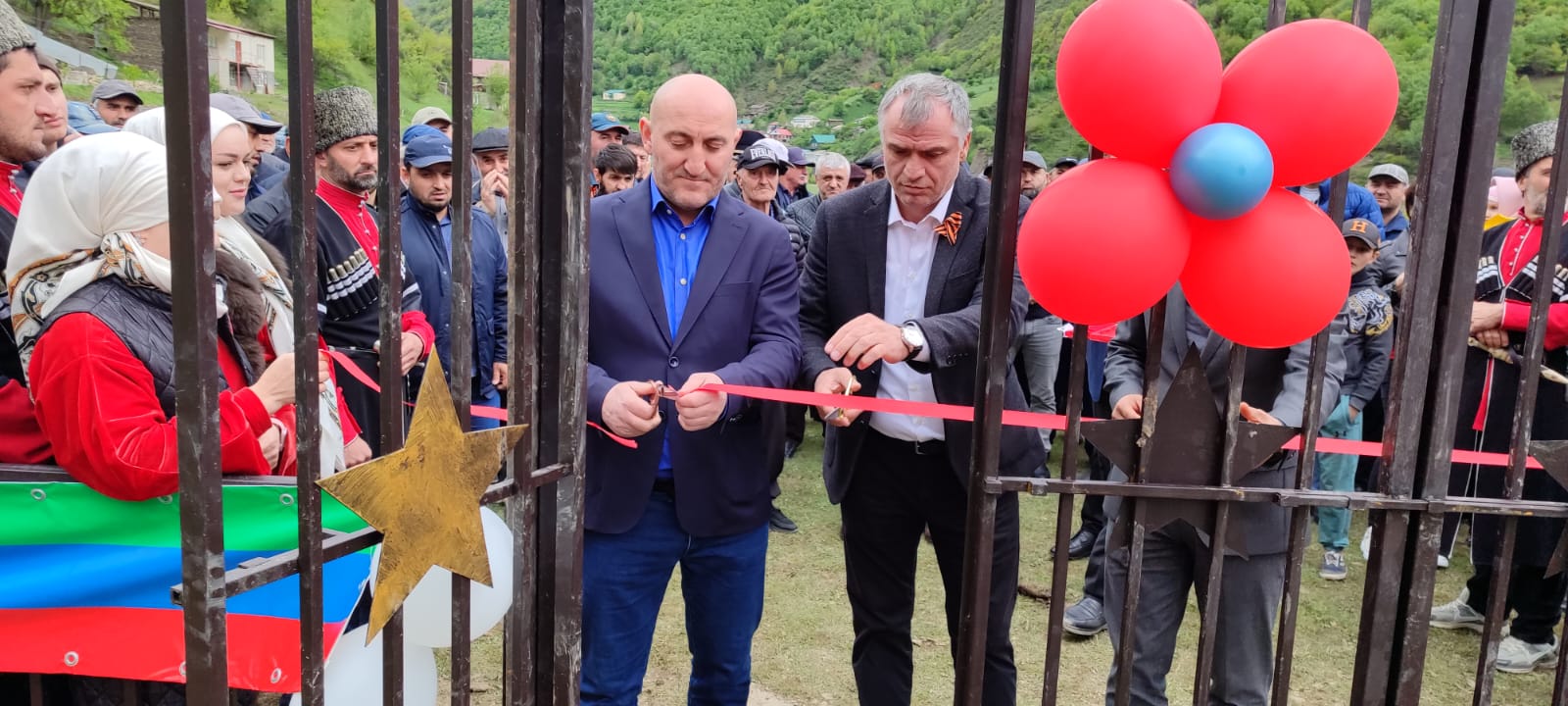 В Тляратинском районе открыли «Сад памяти» и мемориал павшим защитникам Родины.